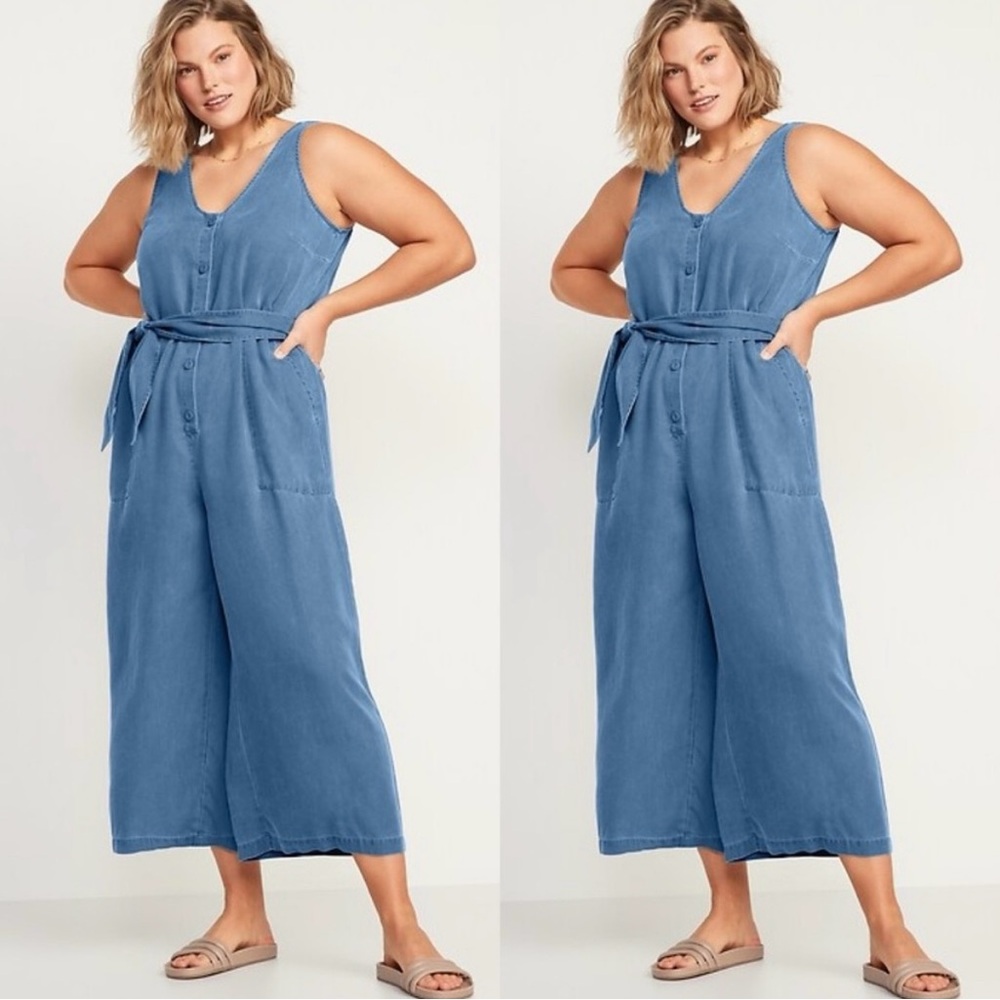Old Navy | Sleeveless Scoop-Neck Waist-Defined Jumpsuit